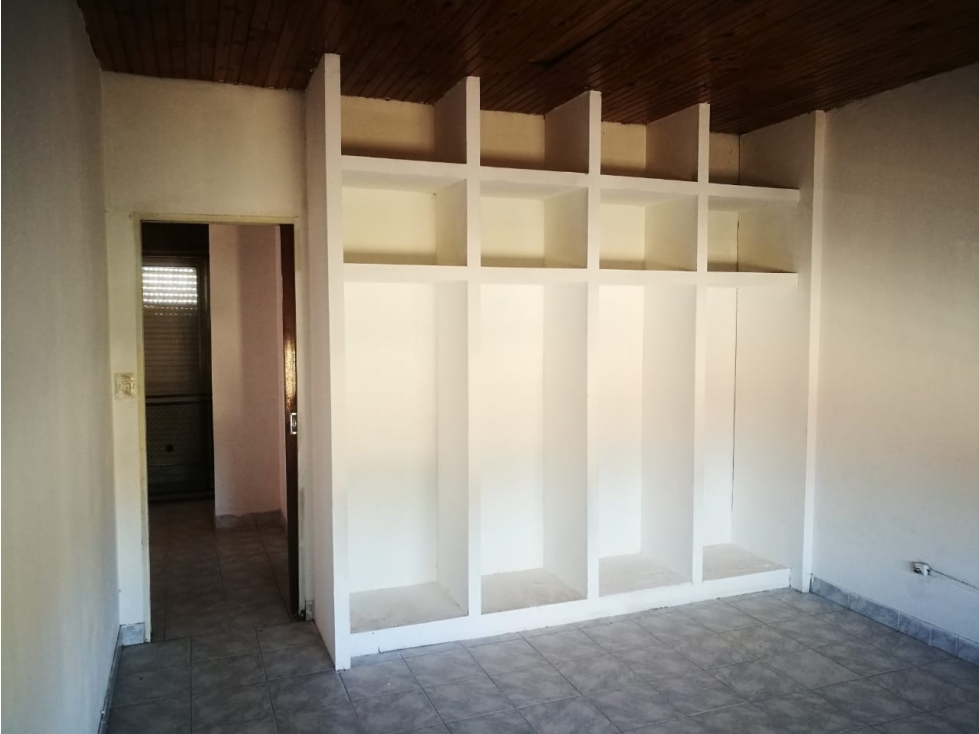 Vendo casa en excelente ubicaccion Villa Zapiola Paso del Rey - 6