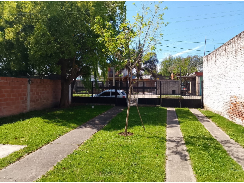VENDO CASA en San Antonio de Padua con Pileta - 2