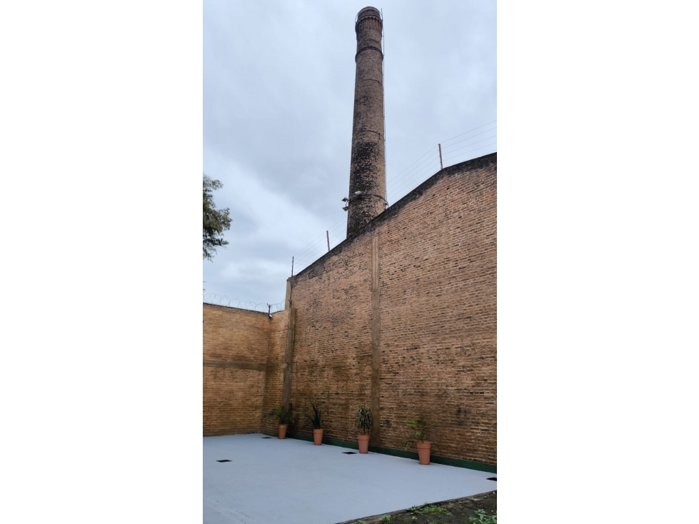 SE ALQUILA Galpón con Patio - 6