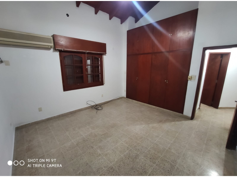 ALQUILER COMERCIAL EN PLENO MICROCENTRO - 4