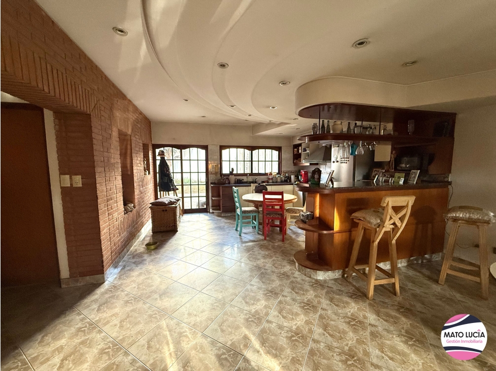 Casa en Venta - 6 Amb - Garage - Jardin - Terraza - 6