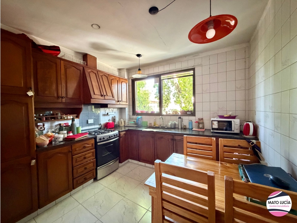 3 AMBIENTES CON BALCON - 2DO POR ESCALERA - MUY LUMINOSO! - 3