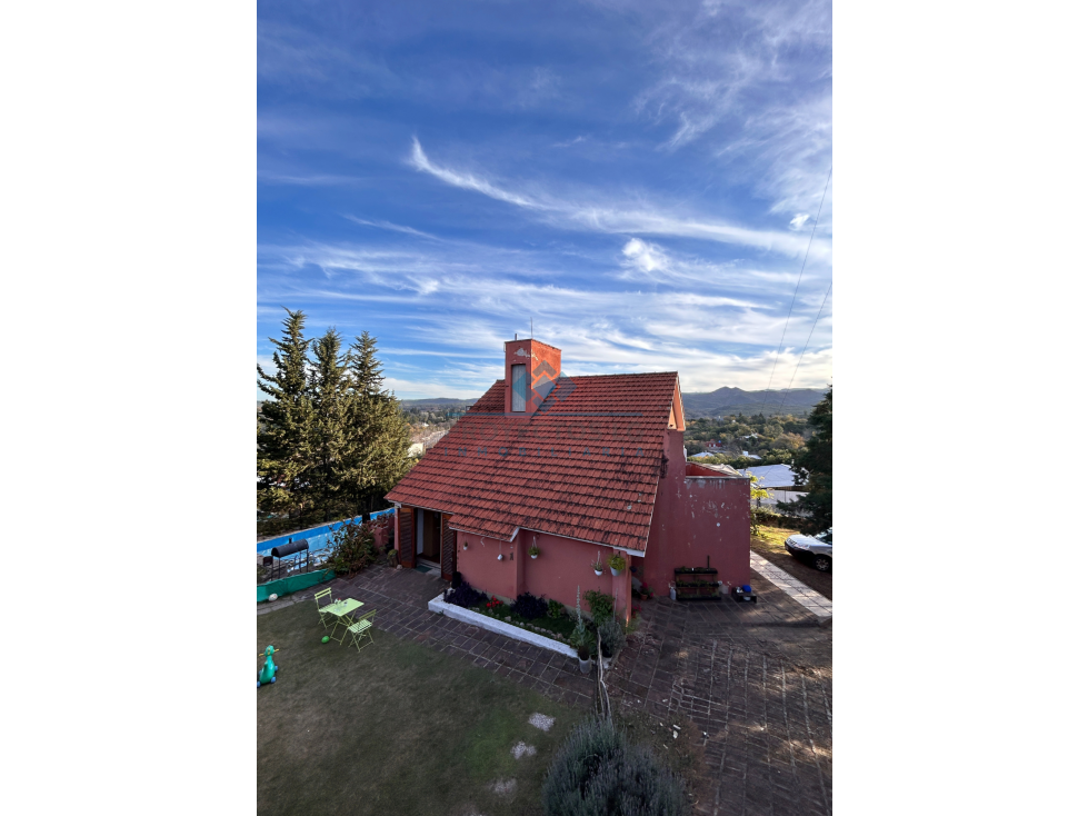 VENTA CASA CON PILETA Y QUINCHO- EXCELENTE VISTA- ASCOCHINGA - 1
