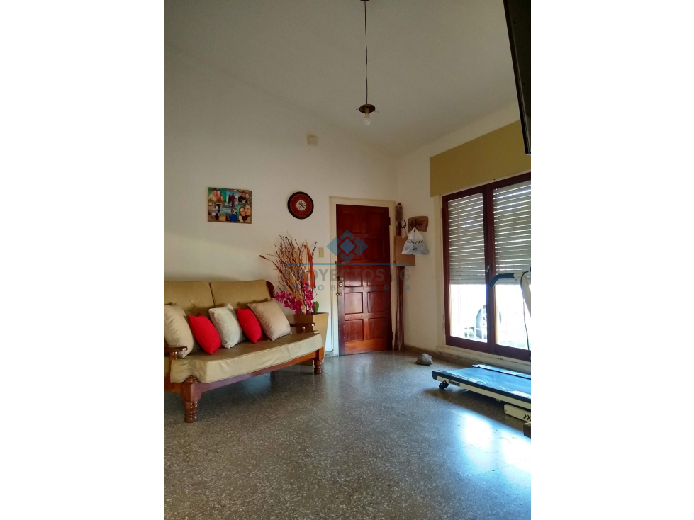 VENTA CASA 2 DORM EN PLENO CENTRO DE COLONIA CAROYA APTO CRÉDITO - 4