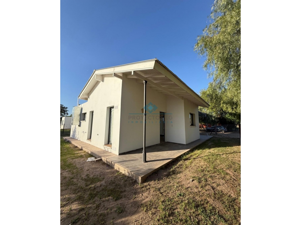 VENTA -CASA 3 DORMITORIOS - COLONIA CAROYA - 2