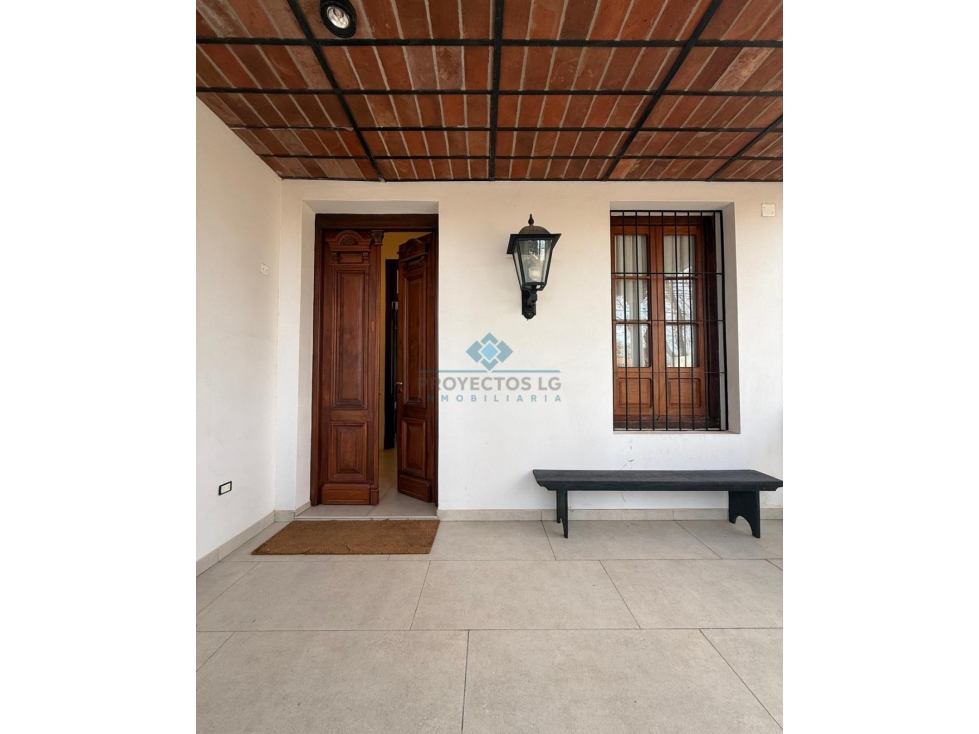 VENTA EXCLUSIVA- CHALET SEÑORIAL DE 1930 EN COLONIA CAROYA — foto 2