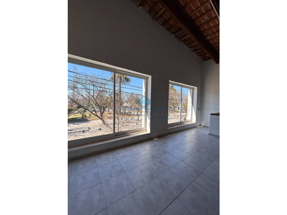 ALQUILER - LOCAL COMERCIAL EN PLENO CENTRO - JESÚS MARÍA-PLANTA ALTA - 5