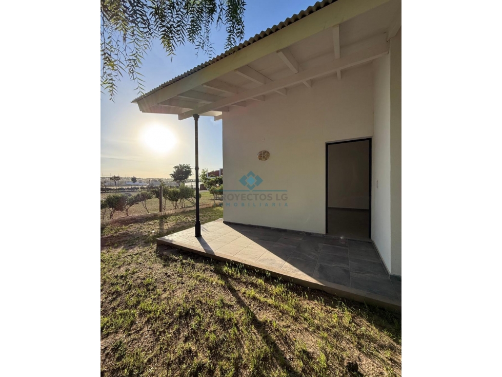 VENTA -CASA 3 DORMITORIOS - COLONIA CAROYA - 3
