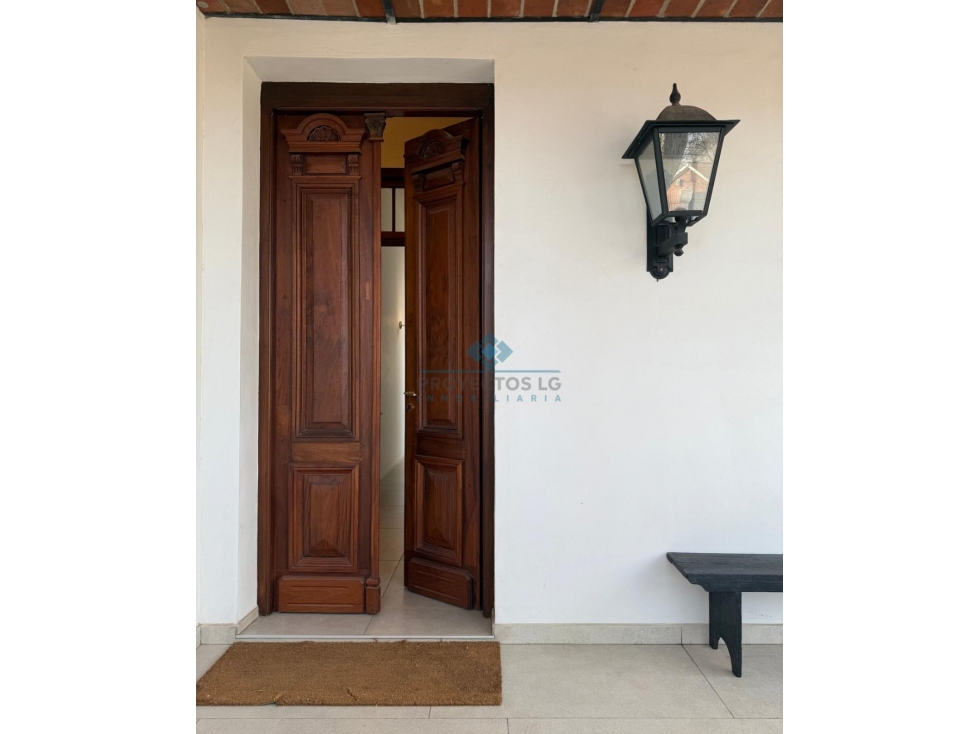 VENTA EXCLUSIVA- CHALET SEÑORIAL DE 1930 EN COLONIA CAROYA — foto 3