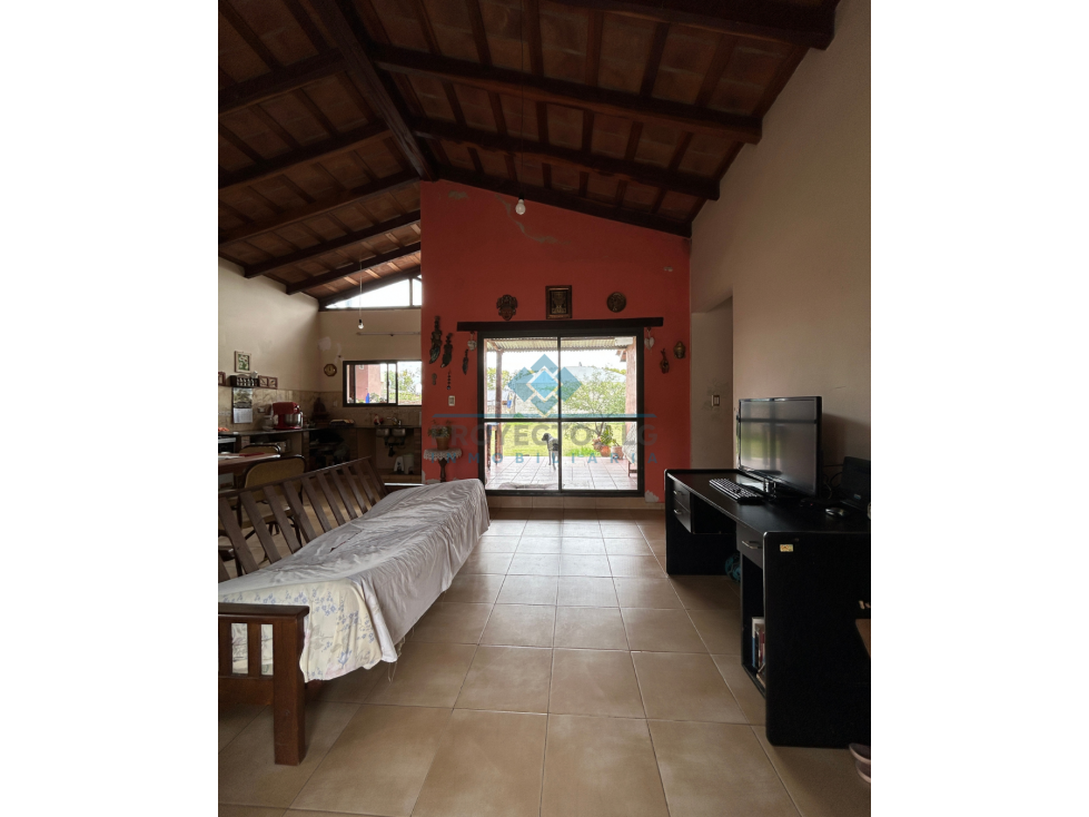 VENTA- CASA 2 DORM+DEPENDENCIA- CON GRAN TERRENO- COLONIA CAROYA - 4
