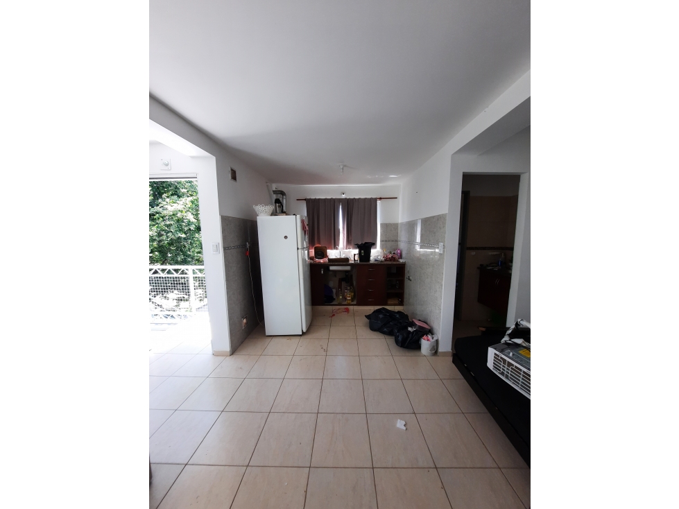 ALQUILER-DEPTO 2 DORM-PLANTA ALTA-CALLE 3 COL CAROYA - 4