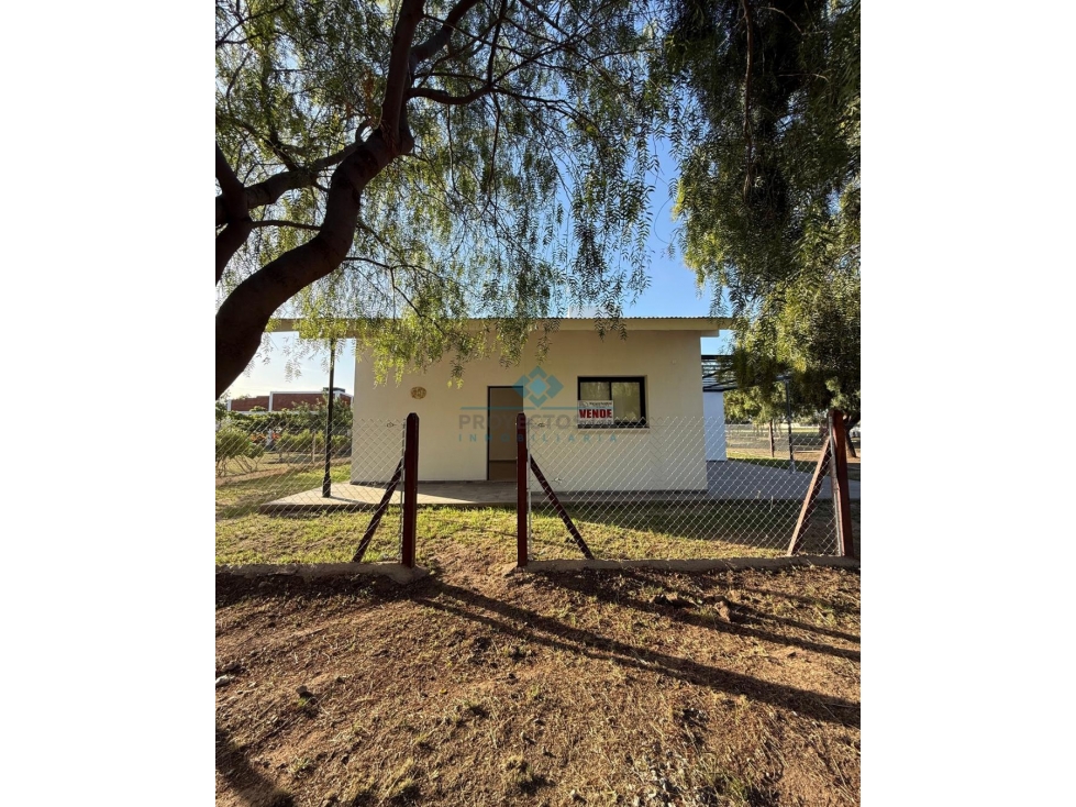 VENTA -CASA 3 DORMITORIOS - COLONIA CAROYA - 5