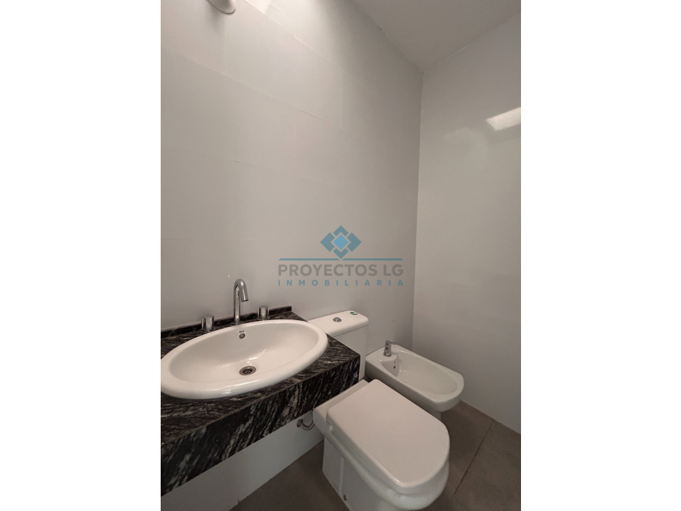 VENTA -CASA 3 DORMITORIOS - COLONIA CAROYA - 6