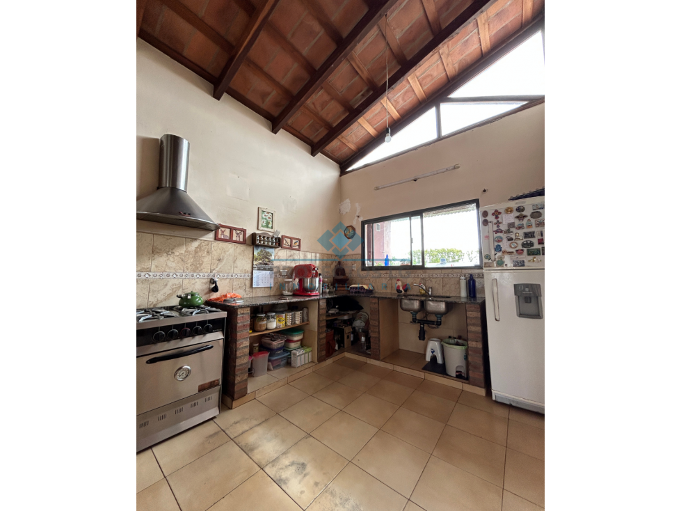 VENTA- CASA 2 DORM+DEPENDENCIA- CON GRAN TERRENO- COLONIA CAROYA - 6
