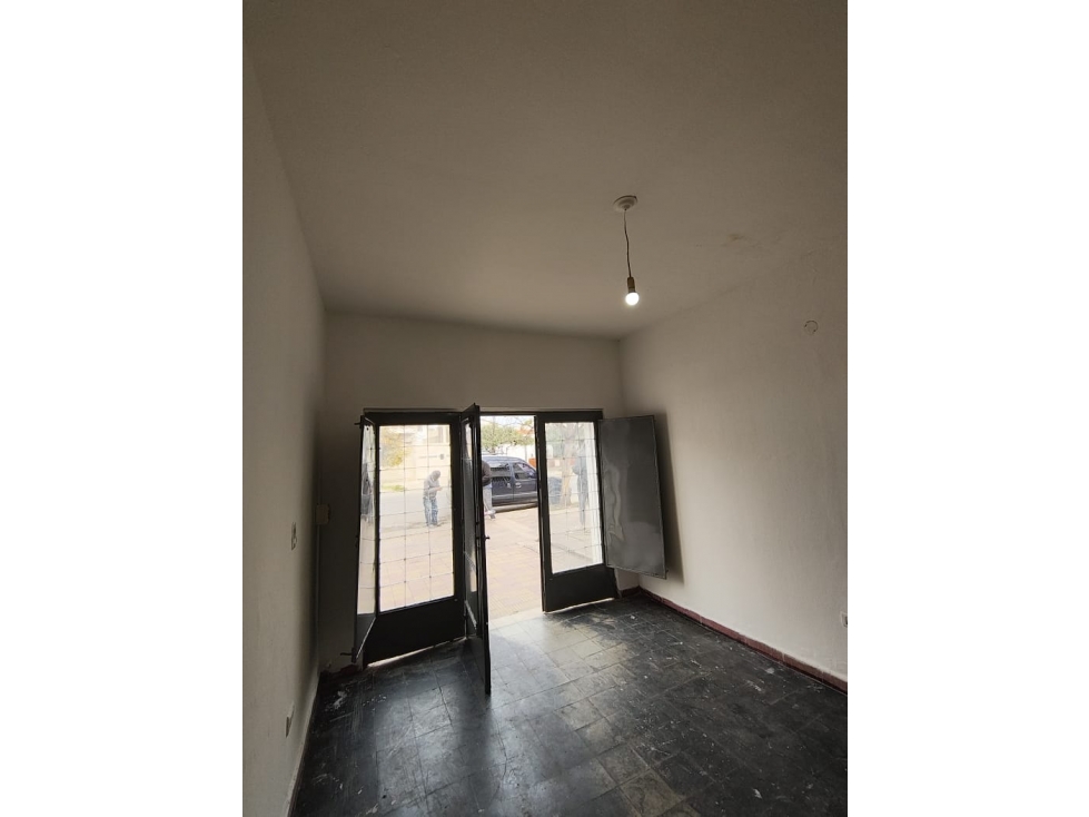 ALQUILER Bº AYACUCHO, MONOAMBIENTE CON COCINA Y BAÑO - 2