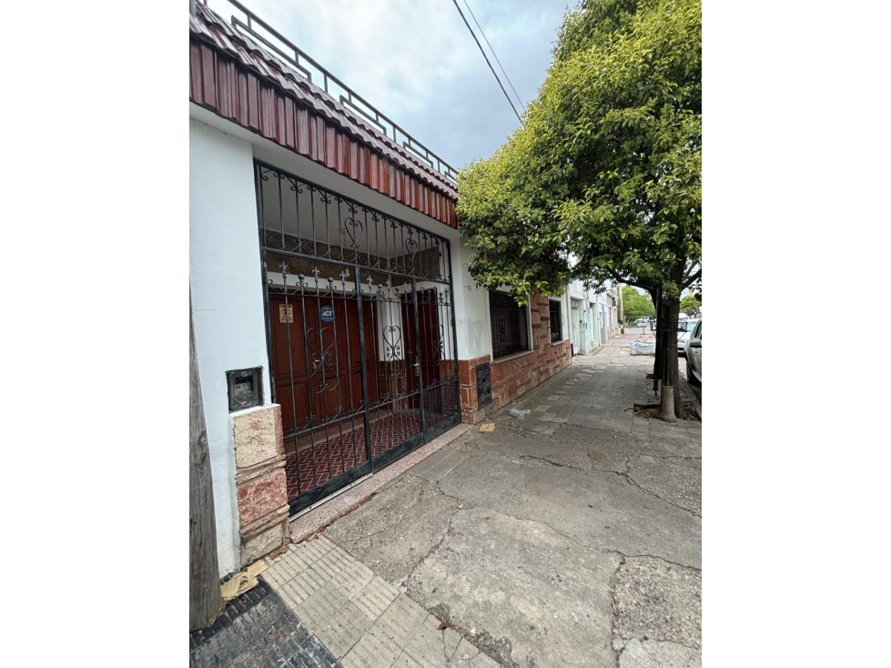 venta CASA GRAL BUSTOS. a mts de DIAGONAL ICA