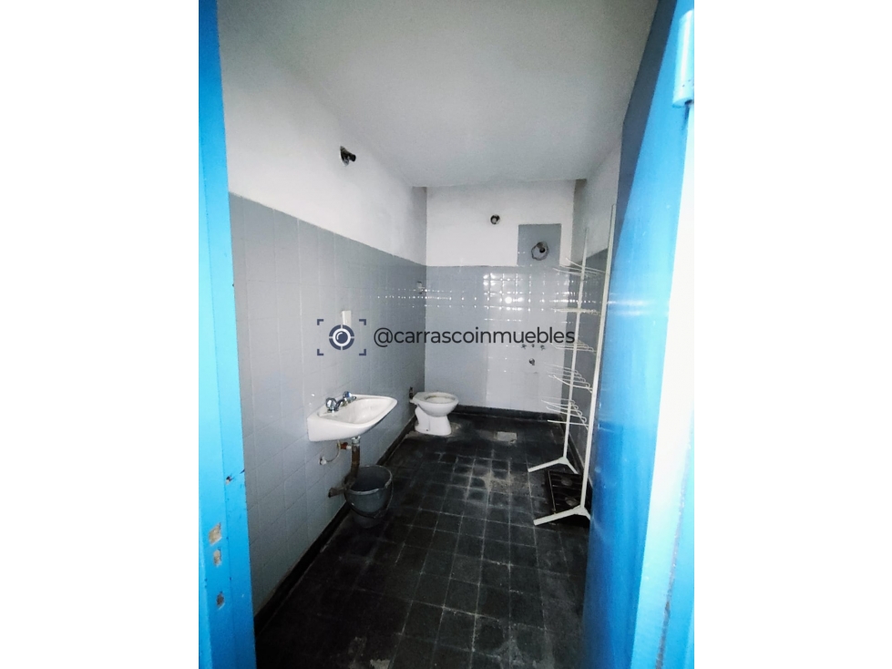 Venta Galpòn con Doble Planta, Oficinas, Etc. Bº Pueyrredòn - 3