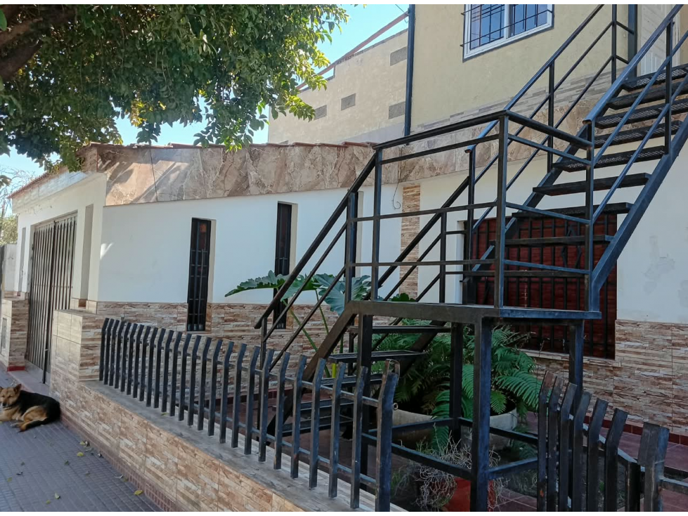VENTA CASA Y 2 DPTOS B° LICEO 2° SECCION