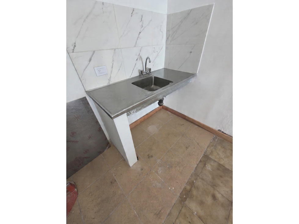 ALQUILER LOCAL COMERCIAL a mts de ALEM - 4
