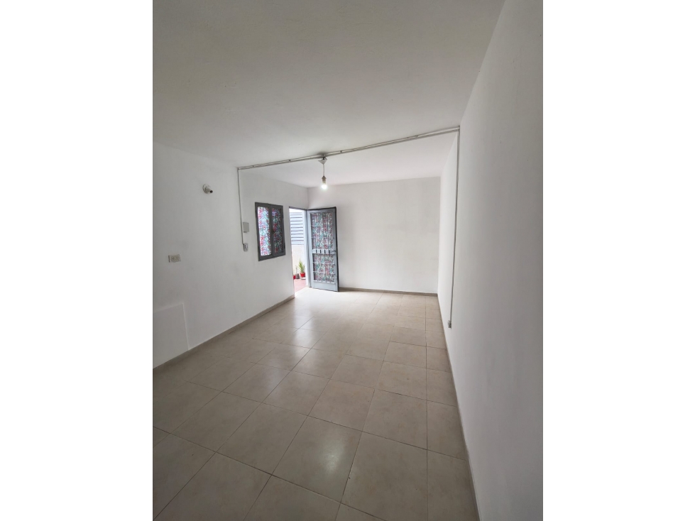 ALQUILERES Bº AYACUCHO, MONOAMBIENTES CON BAÑO PROPIO — foto 4