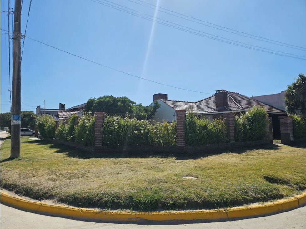 CHALET A 1 CUADRA DEL MAR SOBRE 2 LOTES - 2