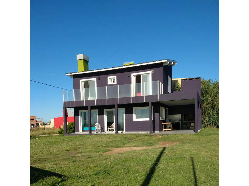 IMPORTANTE CASA FRENTE AL MAR EN VENTA - 2