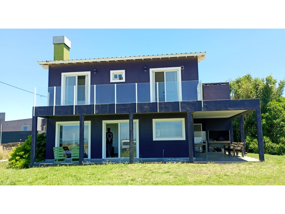IMPORTANTE CASA FRENTE AL MAR EN VENTA - 4