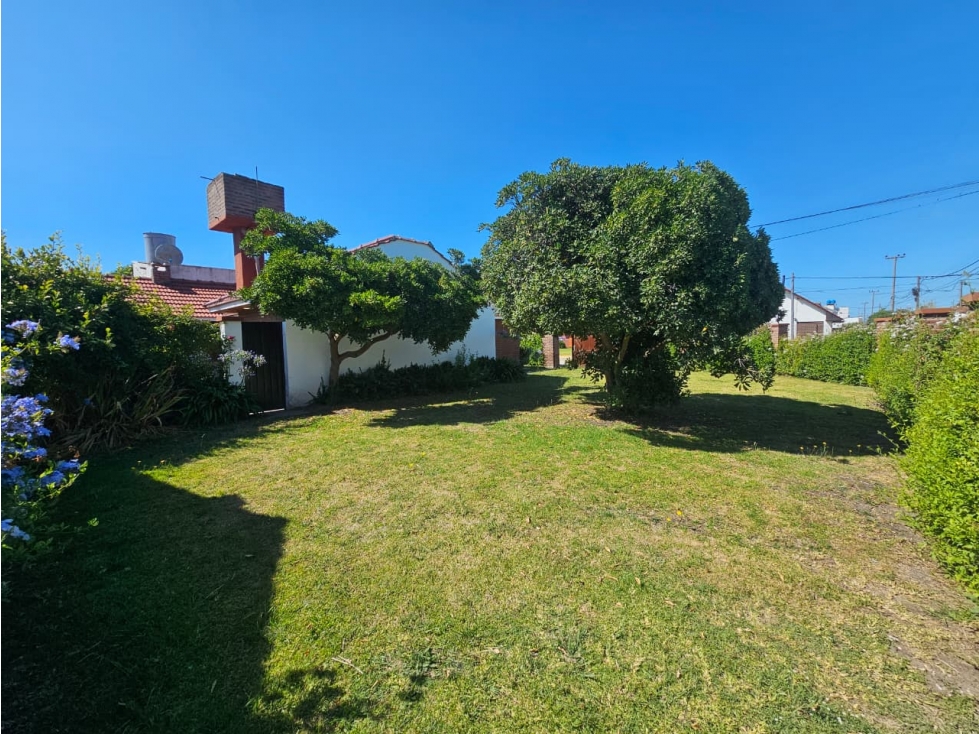 CHALET A 1 CUADRA DEL MAR SOBRE 2 LOTES - 3