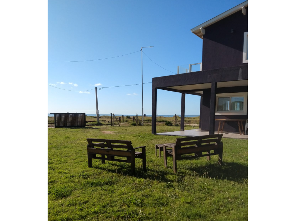 IMPORTANTE CASA FRENTE AL MAR EN VENTA - 6