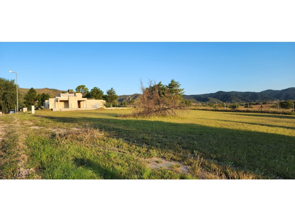 Terreno plano en venta en Golf Country Club de Carlos Paz - 1