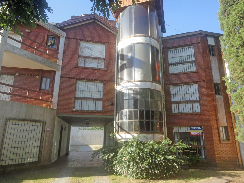 DEPARTAMENTO CON COCHERA - 1