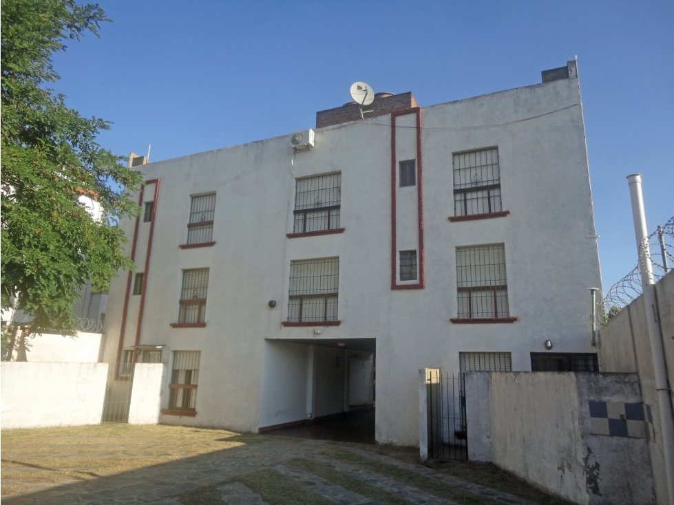 DEPARTAMENTO CON COCHERA - 4
