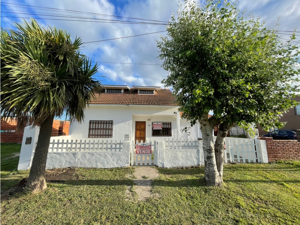 FINANCIADO Chalet mas departamento, Santa Elena