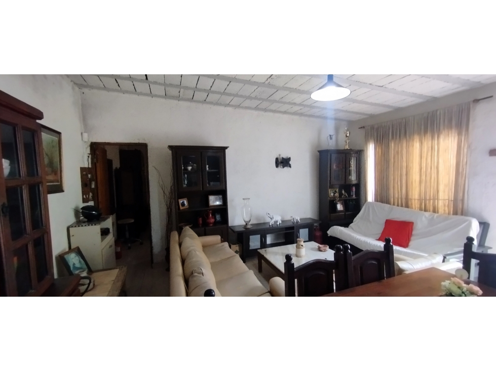 Casa + Galpón - Malvinas Argentinas - Córdoba (Oportunidad) - 4