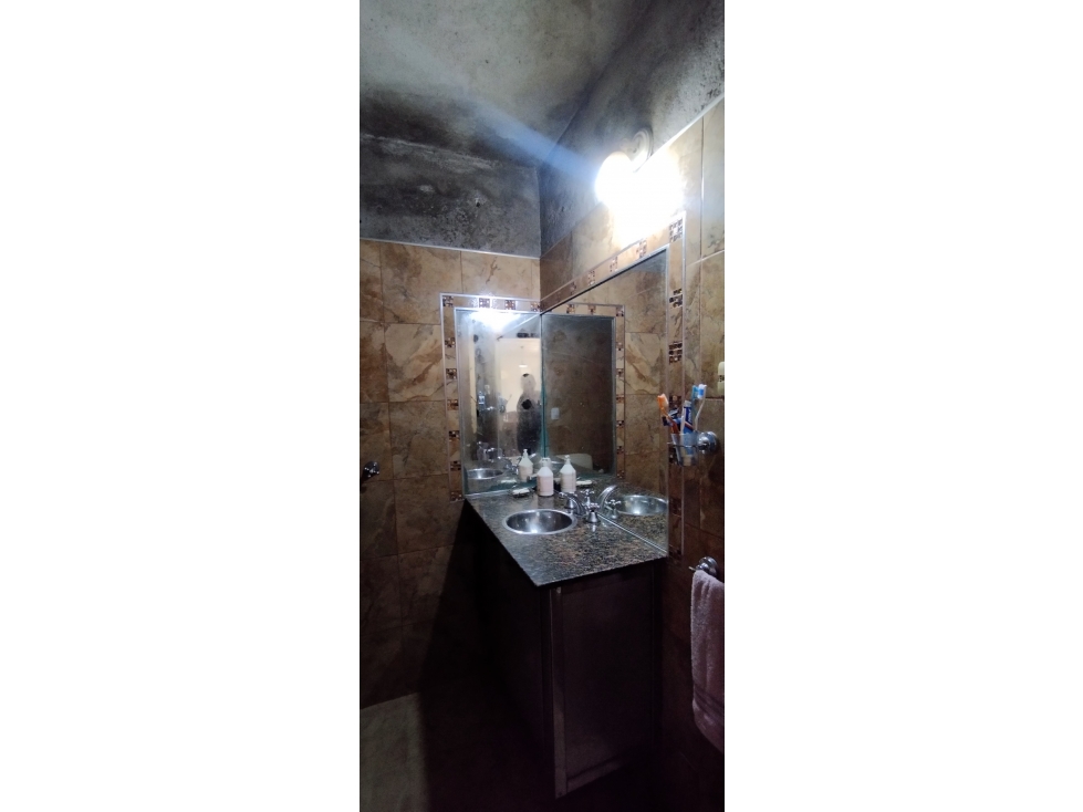 Casa + Galpón - Malvinas Argentinas - Córdoba (Oportunidad) - 6