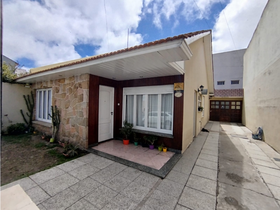 Venta Casa 4 Amb con Patio — foto 3