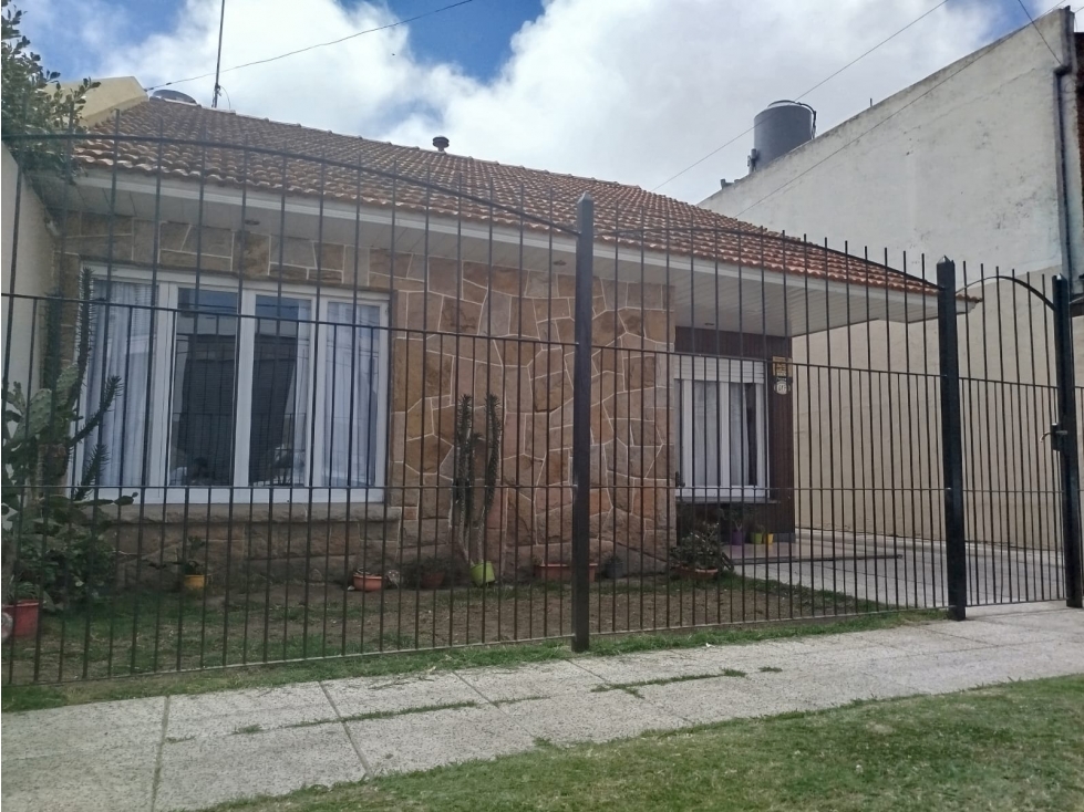Venta Casa 4 Amb con Patio — foto 2