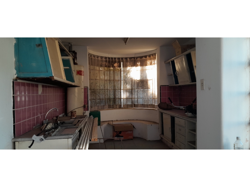 SE VENDE CASONA + DOS LOCALES DESPEÑADEROS Centro - 4