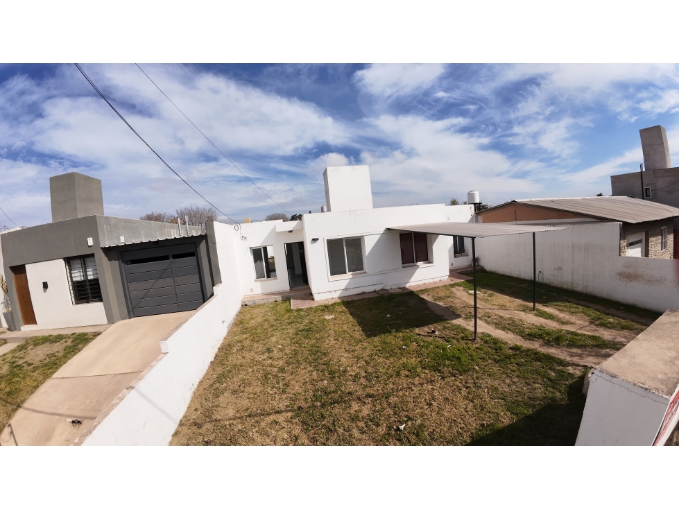 CASA EN VENTA EN BARRIO LOS PINOS, DESPEÑADEROS. - 1