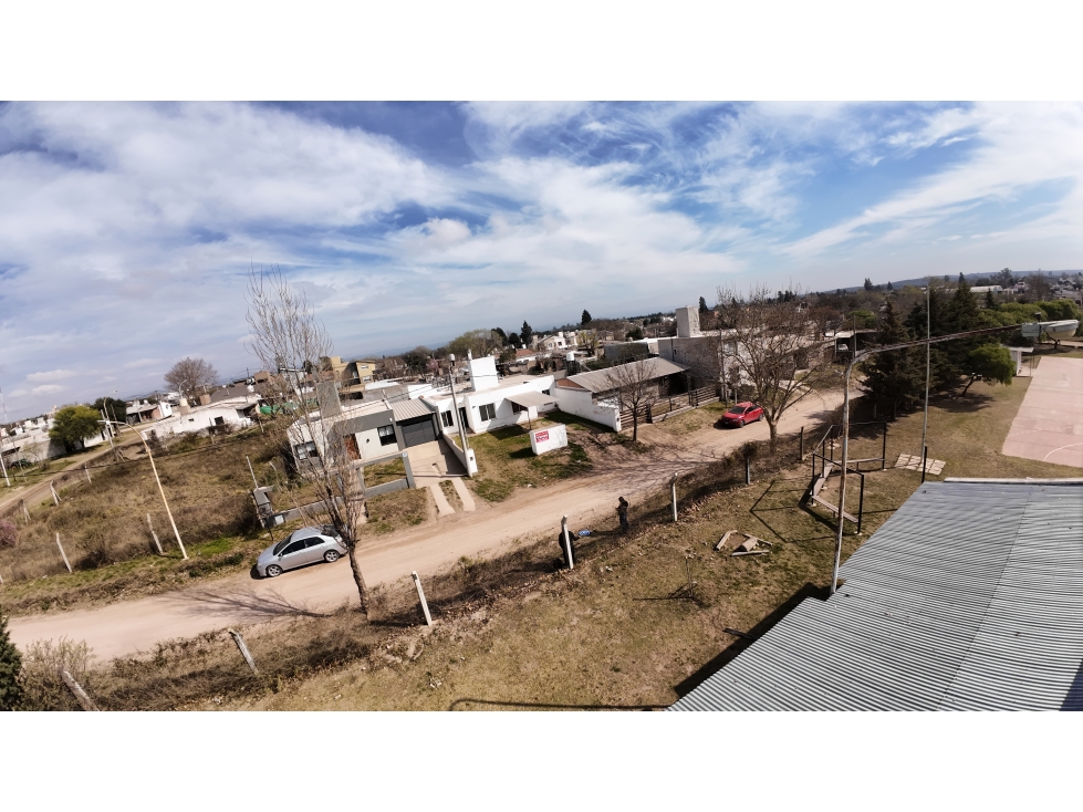 CASA EN VENTA EN BARRIO LOS PINOS, DESPEÑADEROS. - 3
