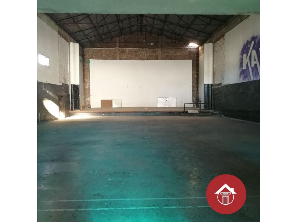 SE VENDE SALON DE USOS MÚLTIPLES DESPEÑADEROS - 2