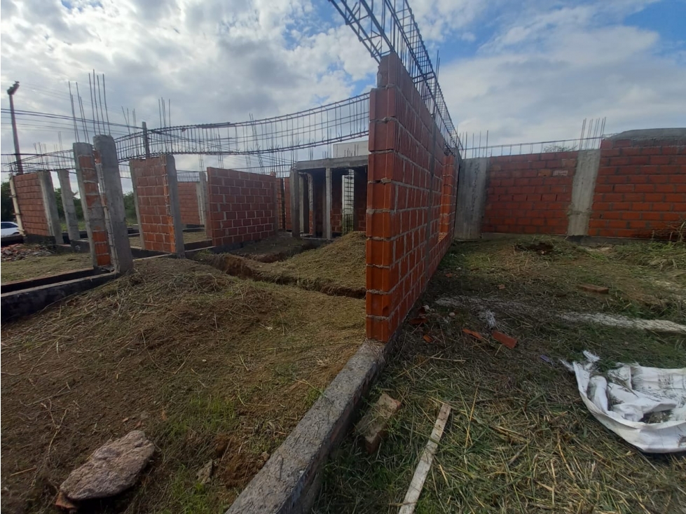 VENTA LOTE CON CONSTRUCCION B° RESIDENCIAL - 4