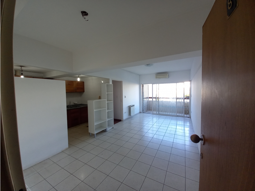Departamento 1 Dormitorio con Balcón Frente a Plaza de Godoy Cruz - 1