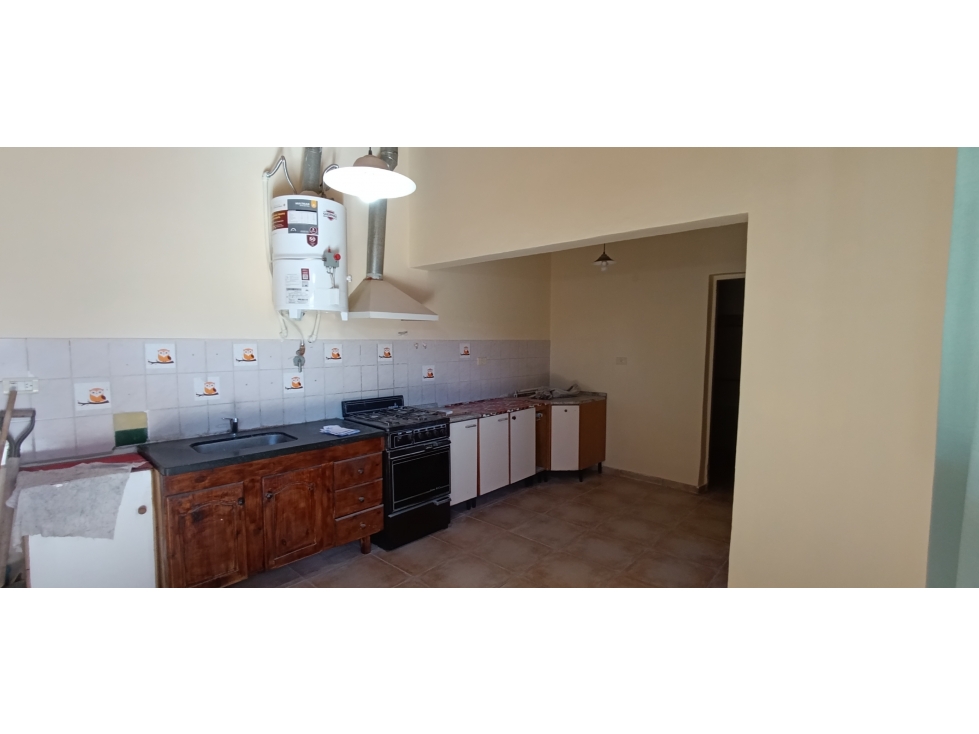 Depósito / Casa en Alquiler 269 m² Dorrego, Guaymallén - 2