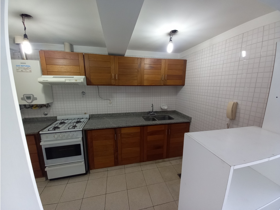 Departamento 1 Dormitorio con Balcón Frente a Plaza de Godoy Cruz - 2