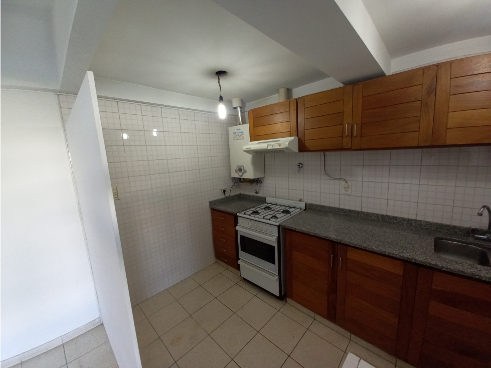 Departamento 1 Dormitorio con Balcón Frente a Plaza de Godoy Cruz - 3