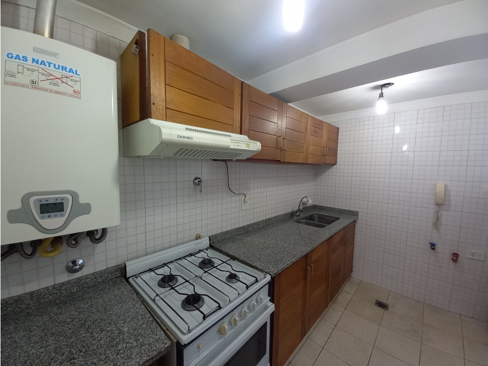 Departamento 1 Dormitorio con Balcón Frente a Plaza de Godoy Cruz - 4