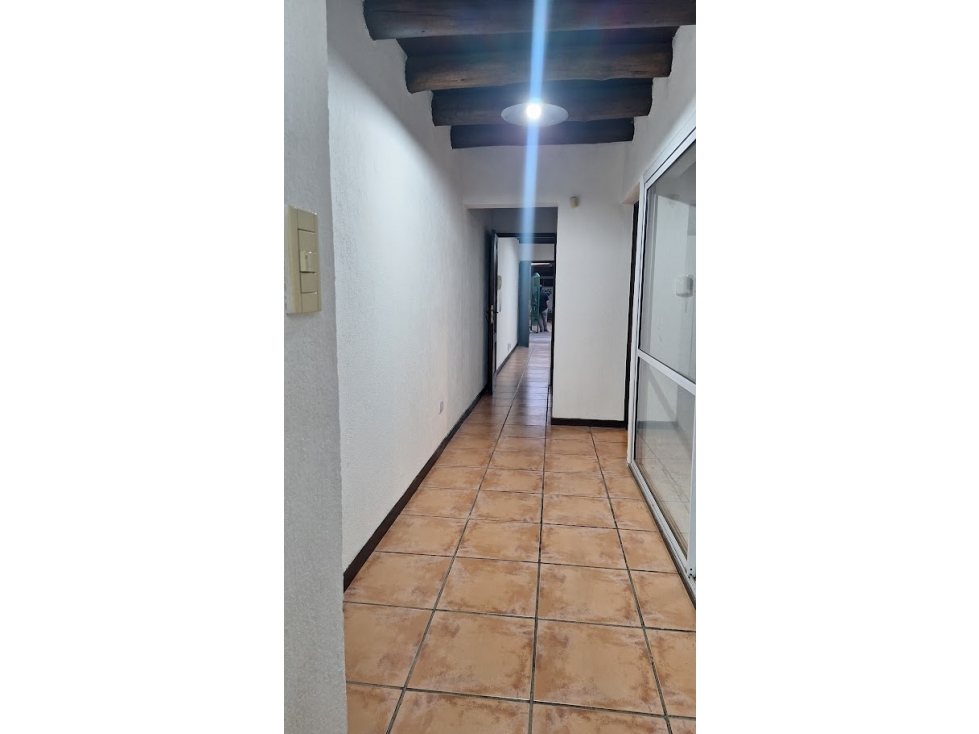Departamento de 2 dormitorios y cochera en Alquiler - Guaymallen - 4
