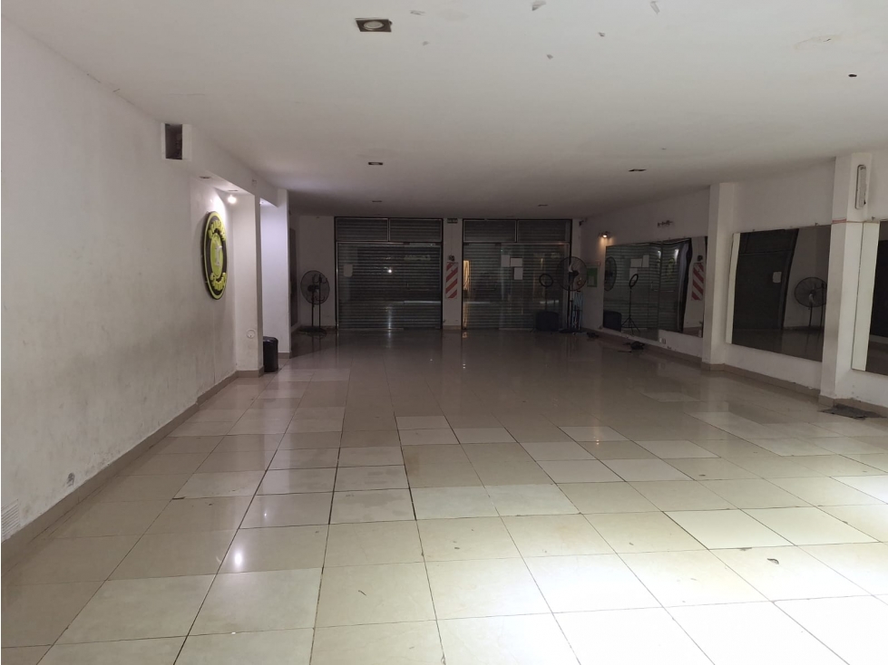 LOCAL 100 M2 + OFICINA Y COCHERA EN ALQUILER - LUJAN DE CUYO - 2