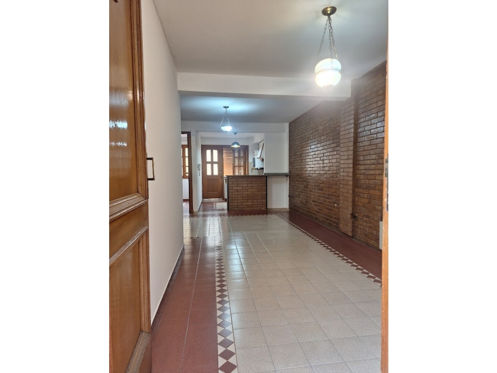 Departamento 2 Dorm. patio y cochera en Alquiler - Ciudad de Mendoza - 2